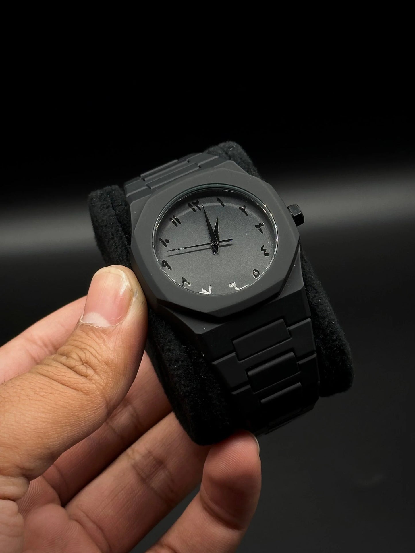 Arabic Aura Watch Quartz Machine Corbon Fibre Light weight With Arabic Dial
